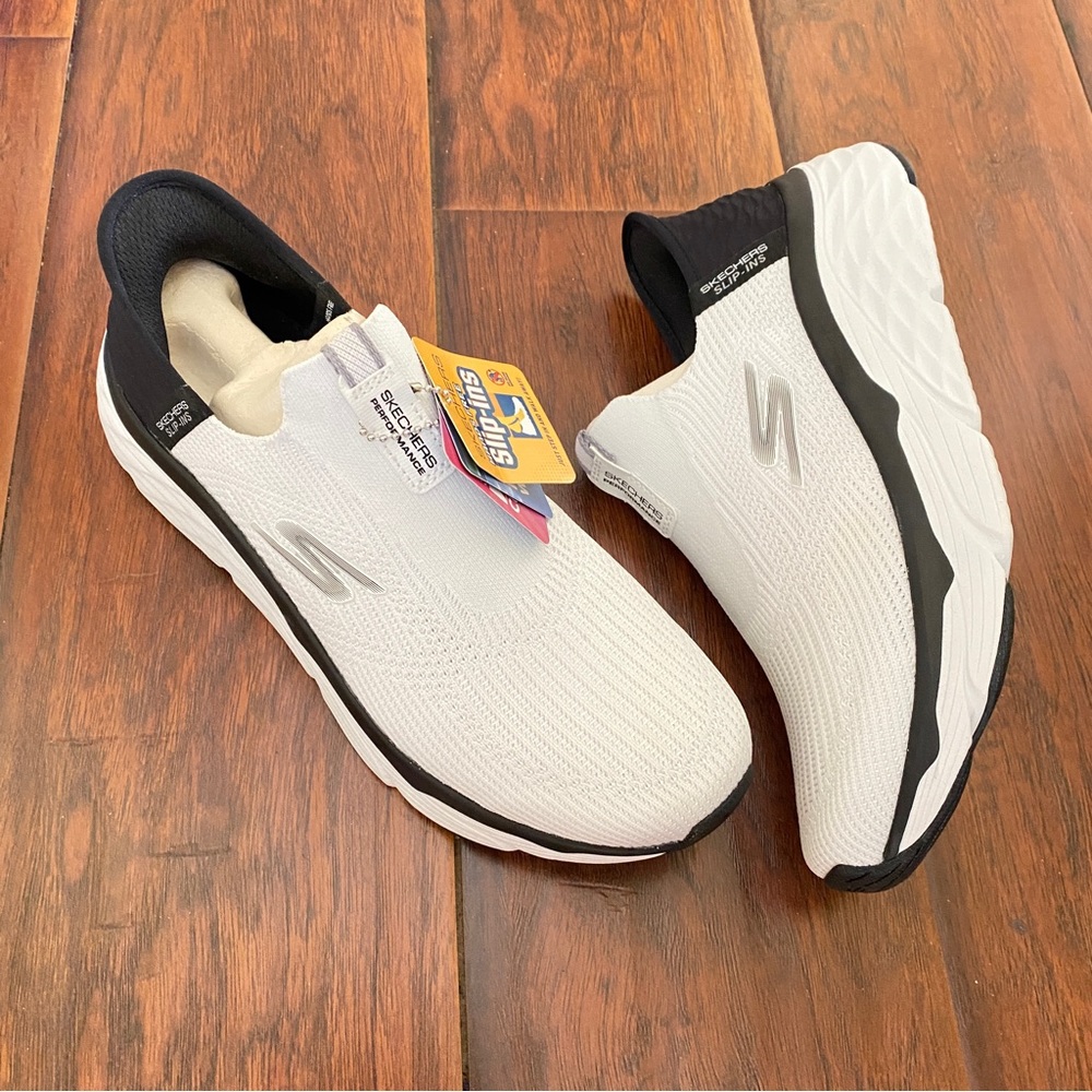 New with box SKECHERS slip ins air-cooled memory foam wmns 8.5